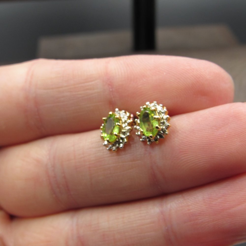Sterling Silver Simple Oval Peridot Gold Plated Stud Earrings Vintage - Picture 3 of 7